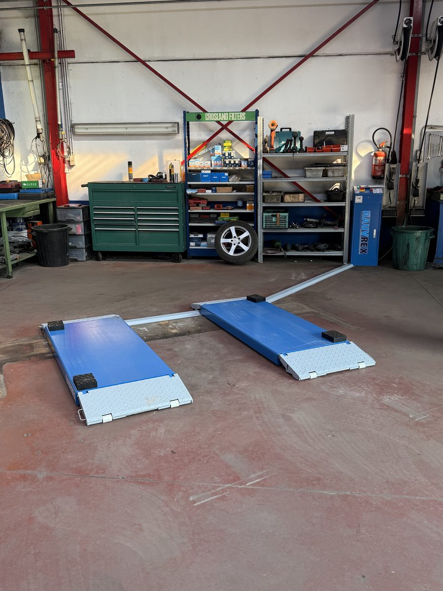 Outillage et espace de travail du garage